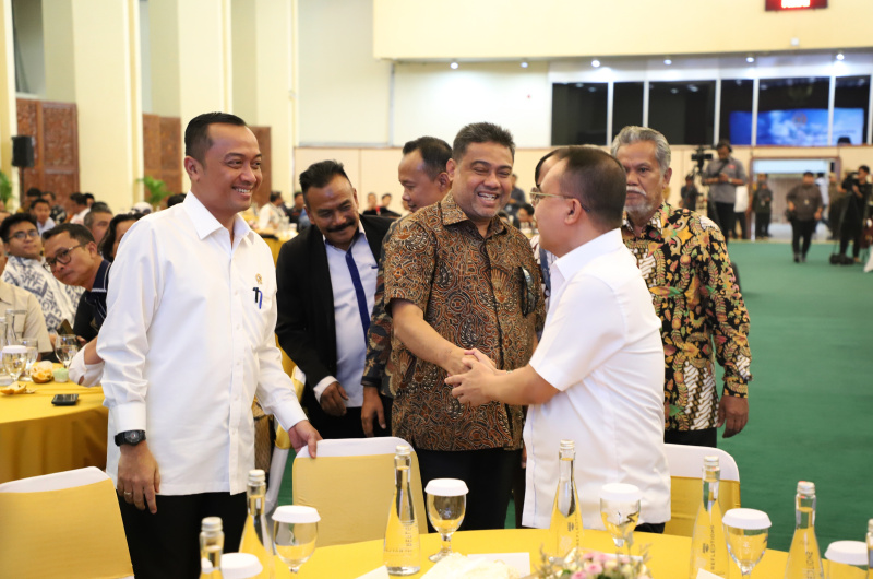 Wakil Ketua DPR RI Prof Sufmi Dasco Ahmad menggelar acara silahturahmi dengan para Federasi Serikat Kerja Buruh di Gedung Nusantara IV (Ashar/SinPo.id)