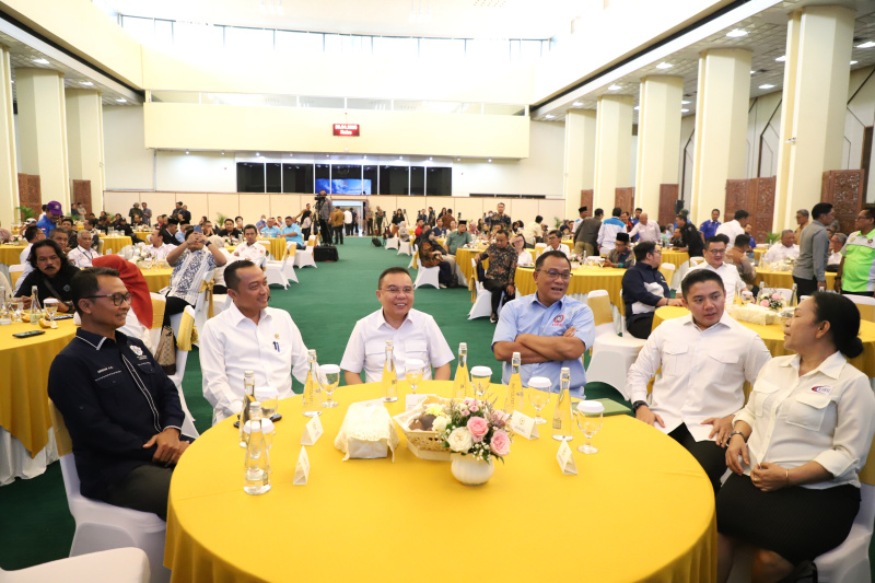 Wakil Ketua DPR RI Prof Sufmi Dasco Ahmad menggelar acara silahturahmi dengan para Federasi Serikat Kerja Buruh di Gedung Nusantara IV (Ashar/SinPo.id)