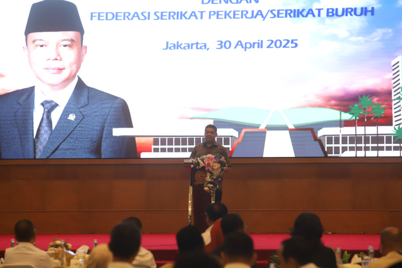 Wakil Ketua DPR RI Prof Sufmi Dasco Ahmad menggelar acara silahturahmi dengan para Federasi Serikat Kerja Buruh di Gedung Nusantara IV (Ashar/SinPo.id)