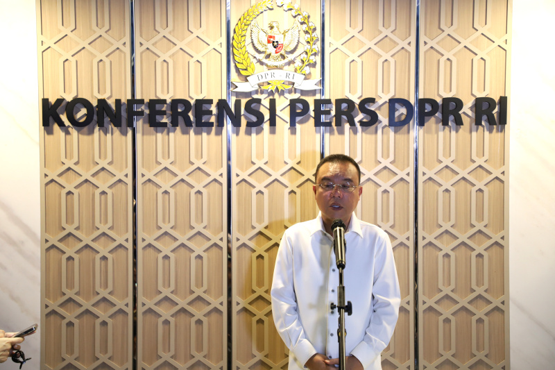 Wakil Ketua DPR RI Prof Sufmi Dasco Ahmad gelar konfrensi pers membatalkan RUU Pilkada (Ashar/SinPo.id)