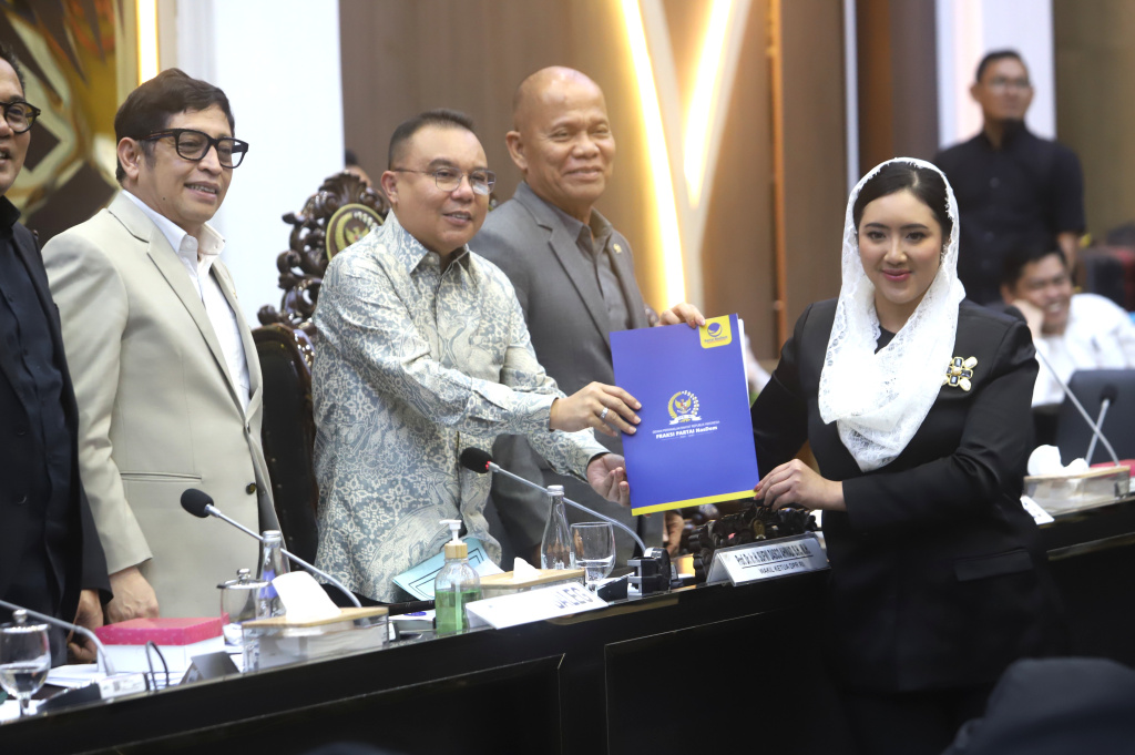 Pimpinan DPR Prof Sufmi Dasco Ahmad memimpin rapat Baleg dalam pengambilan keputusan RUU PPRT disahkan di Rapat Paripurna (Ashar/SinPo.id)