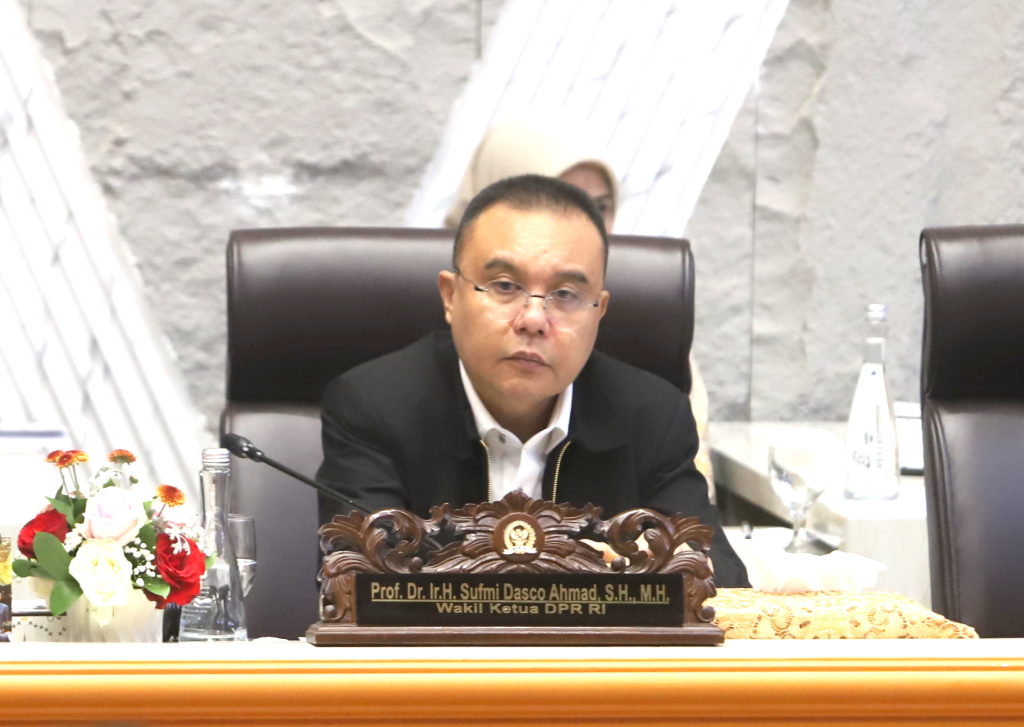 Pimpinan DPR Prof Sufmi Dasco Ahmad menerima audiensi dari Koalisi Serikat Pekerja (KSP) dan Partai Buruh membahas RUU Ketenagakerjaan (Ashar/SinPo.id)