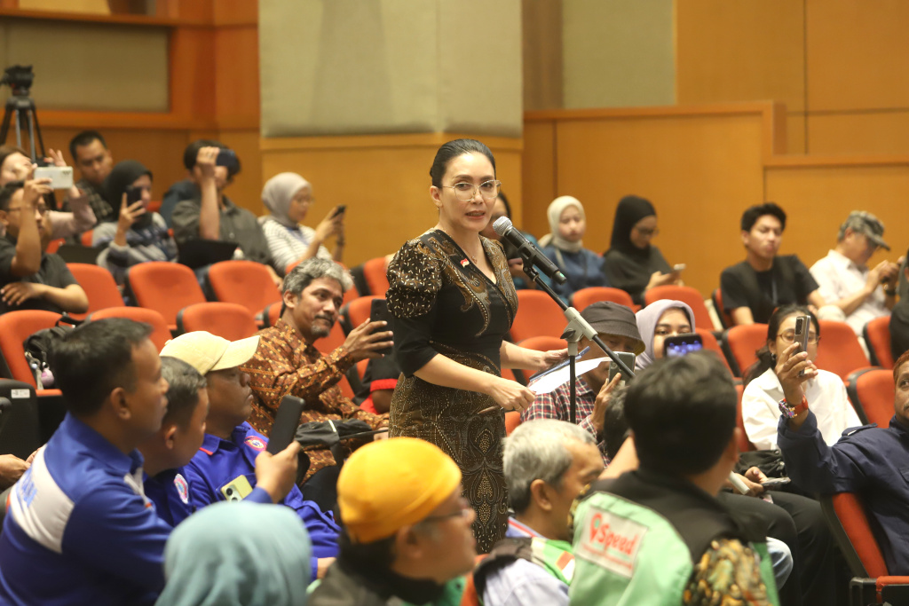 Pimpinan DPR Prof Sufmi Dasco menerima audiensi serikat pekerja angkutan Indonesia (Ashar/SinPo.id)