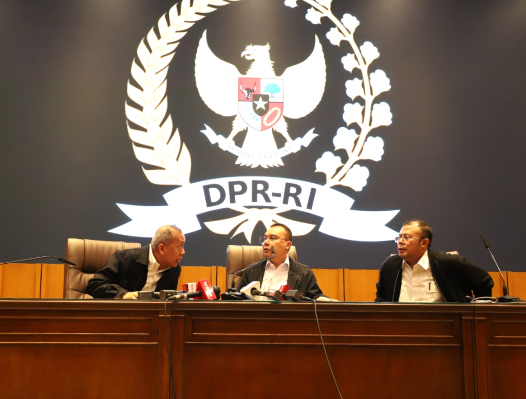 Pimpinan DPR tanggapi 17+8 tuntutan rakyat (Ashar/SinPo.id)