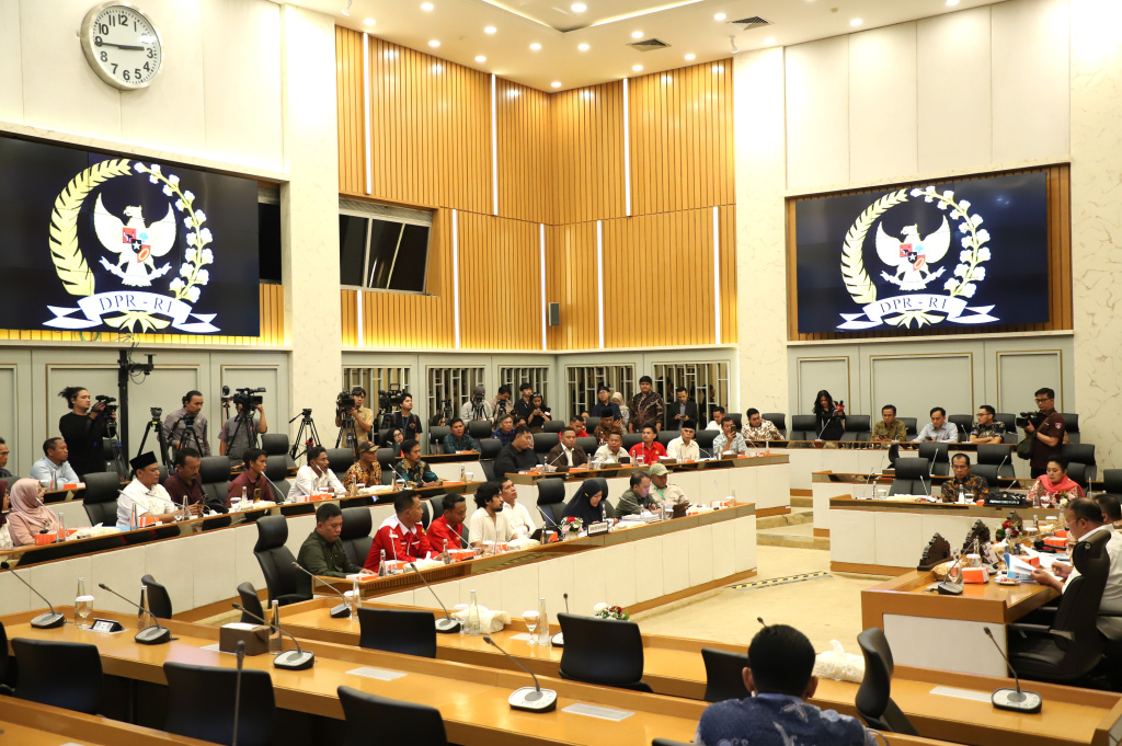 Pimpinan DPR Prof Sufmi Dasco menerima audiensi  Koalisi Nasional Reforma Agraria (Ashar/SinPo.id)