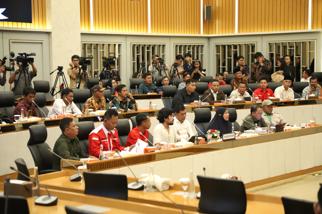 Pimpinan DPR Prof Sufmi Dasco menerima audiensi  Koalisi Nasional Reforma Agraria (Ashar/SinPo.id)