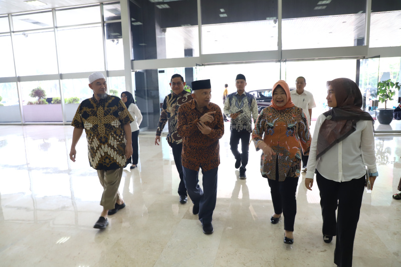 Dewan Pembina Partai Ummat Amien Rais bertemu Pimpinan MPR RI untuk Silahturahmi Kebangsaan di Gedung MPR RI (Ashar/SinPo.id)