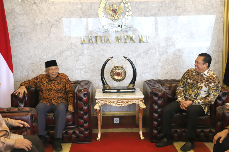 Dewan Pembina Partai Ummat Amien Rais bertemu Pimpinan MPR RI untuk Silahturahmi Kebangsaan di Gedung MPR RI (Ashar/SinPo.id)