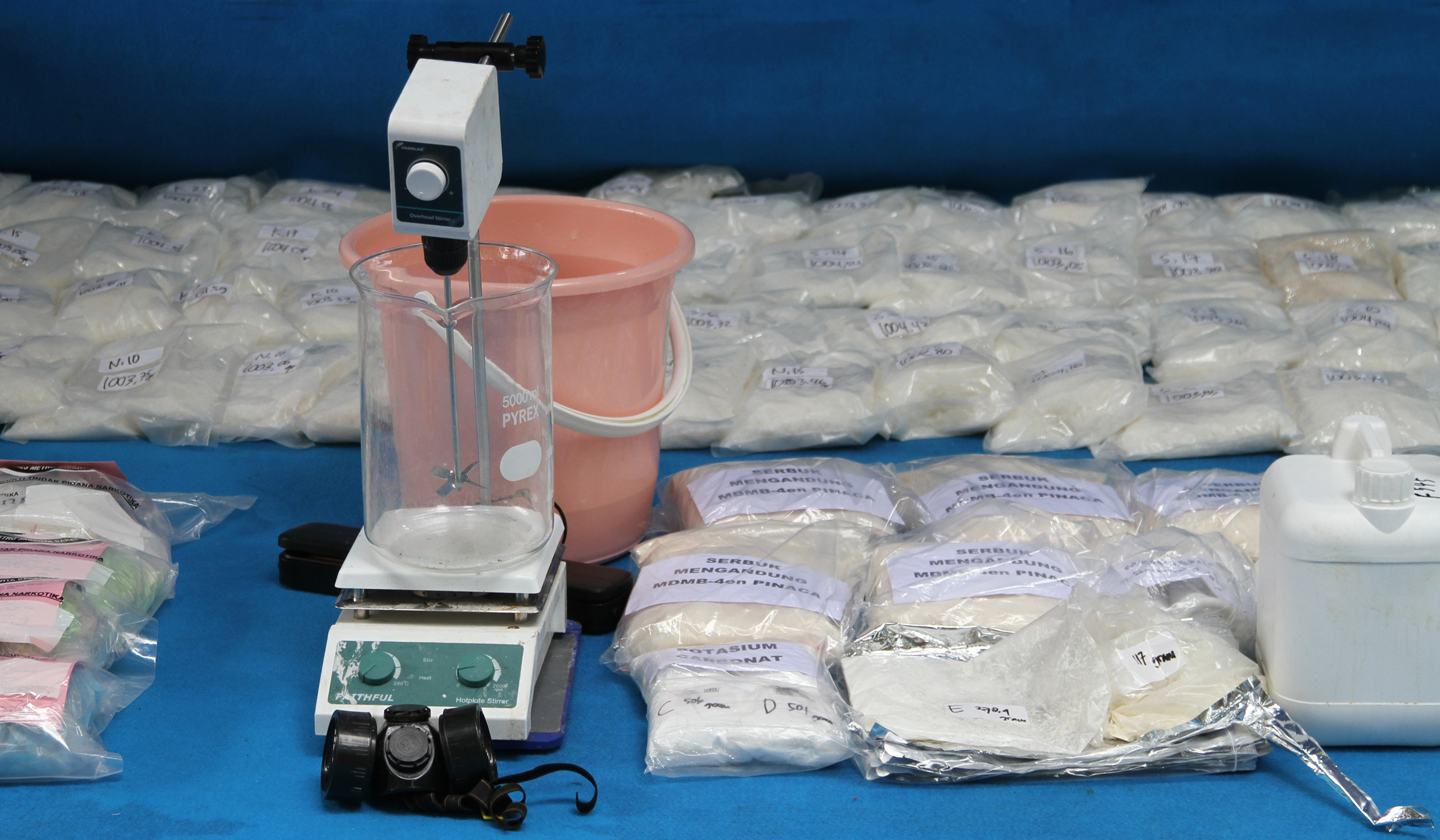 Konferensi pers pengungkapan dan pemusnahan narkoba di Polda Metro Jaya. (Agus Priatna/SinPo.id)