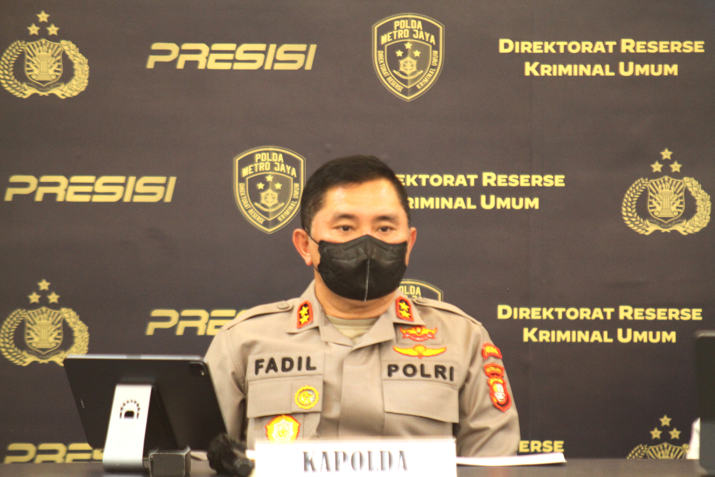 Kapolda Metro Jaya Irjen Pol. Fadil Imran bersama Menteri ATR/BPN Hadi Tjahjanto merilis mafia tanah (Ashar/SinPo.id)