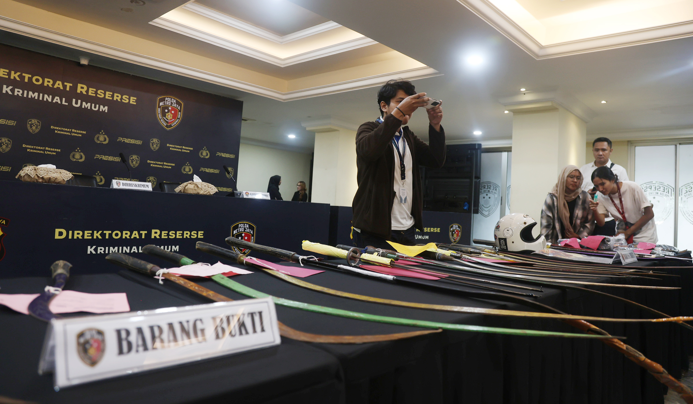 Konferensi pers Operasi Pekat Jaya. (Agus Priatna/SinPo.id)