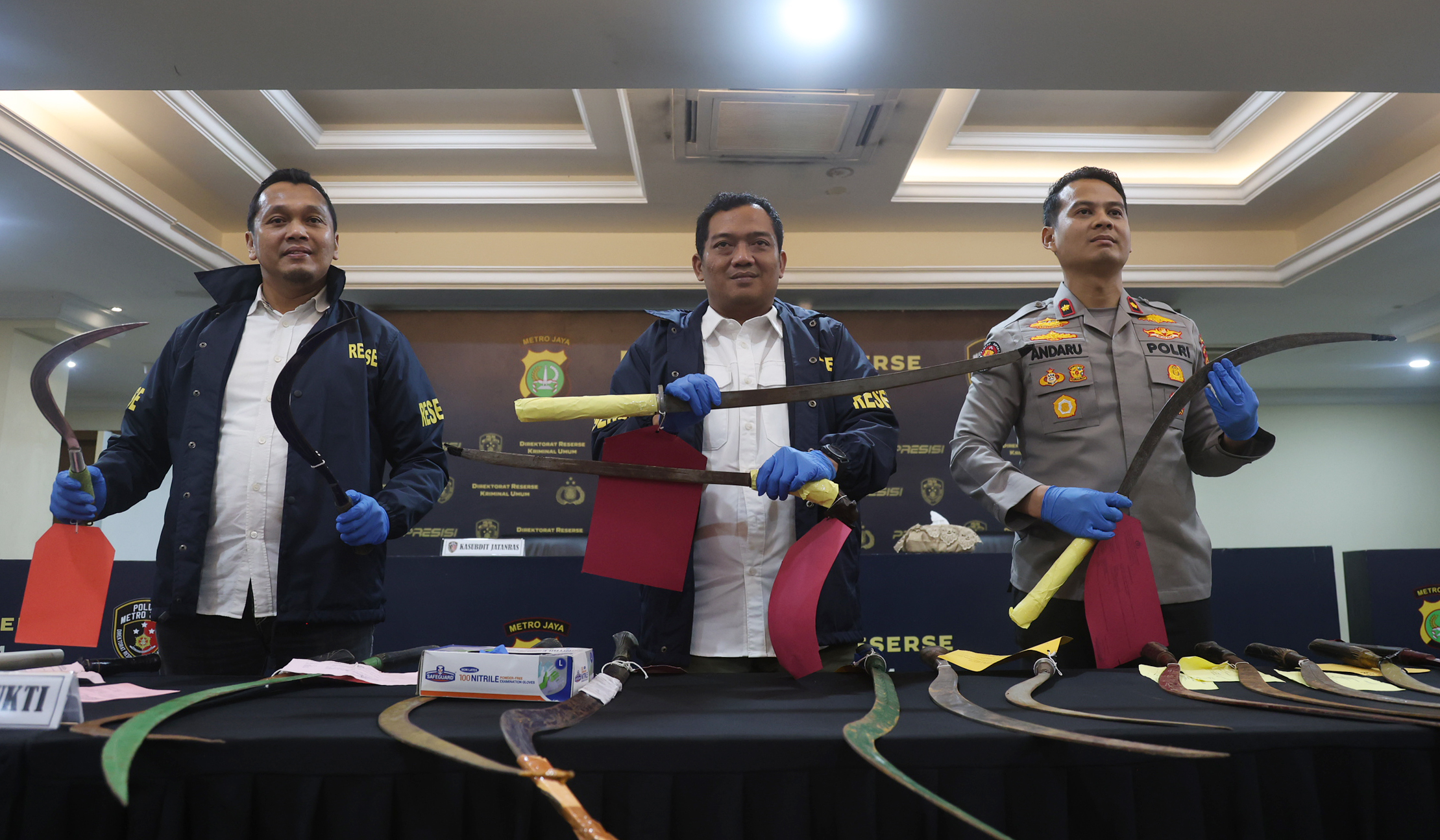 Konferensi pers Operasi Pekat Jaya. (Agus Priatna/SinPo.id)