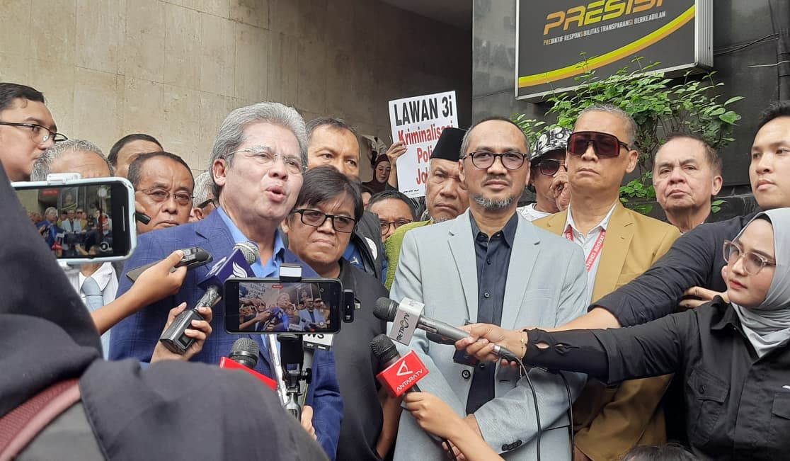 Abraham Samad, memenuhi panggilan Polda Metro. (Agus Priatna/SinPo.id)