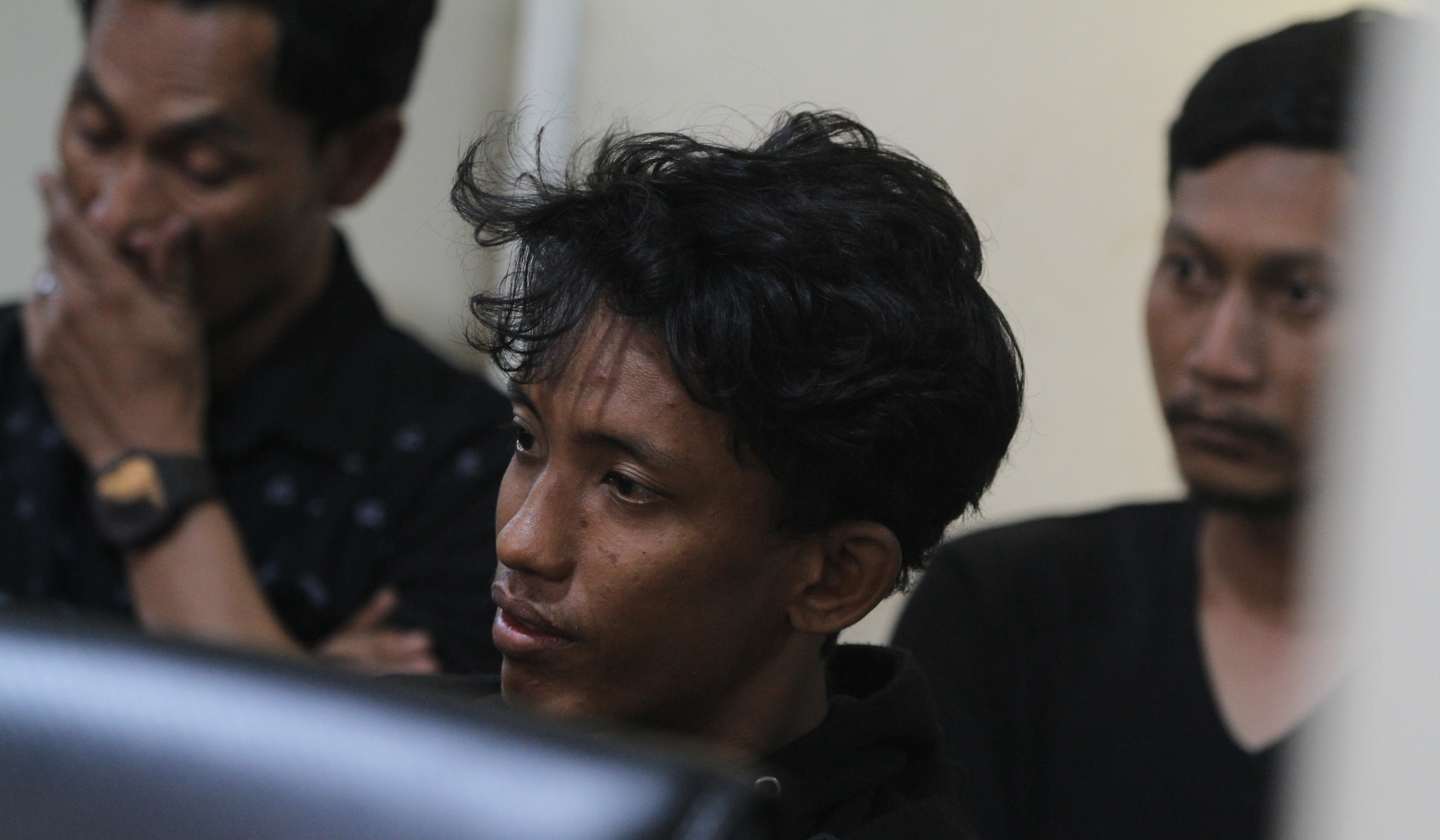 Petugas temukan dua orang hilang pascaaksi. (Agus Priatna/SinPo.id)