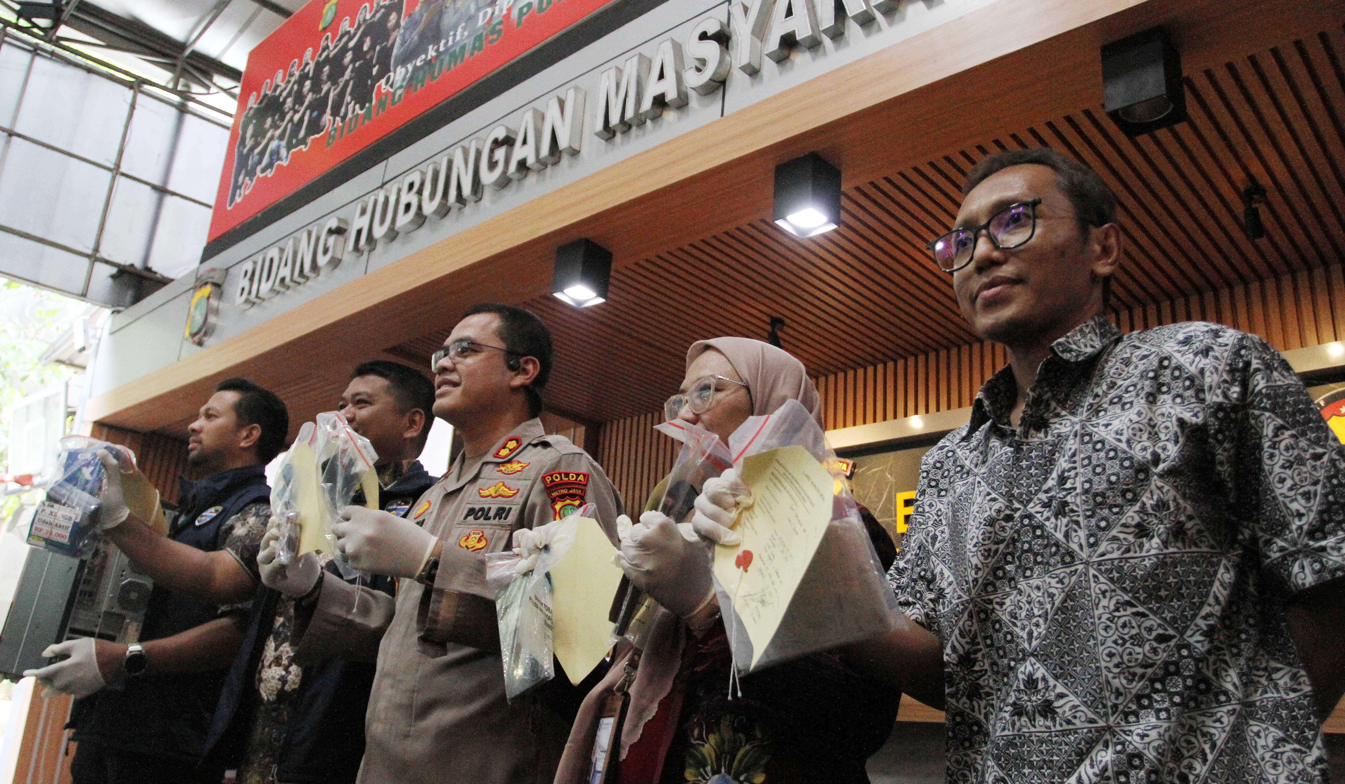 Konferensi pers Ditressiber. (Agus Priatna/SinPo.id)