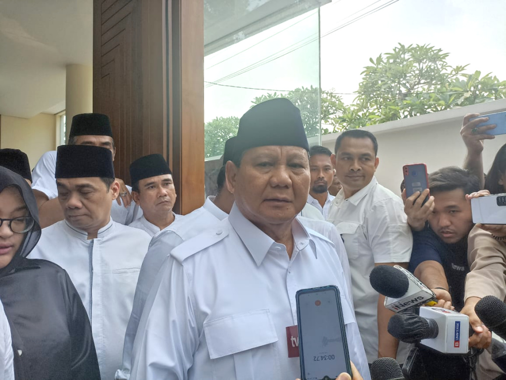 Politisi senior Partai Gerindra dan Wakil Ketua Komisi III DPR RI Desmond J Mahesa Meninggal dunia di Rumah Sakit Mayapada karena sakit (Ashar/SinPo.id)