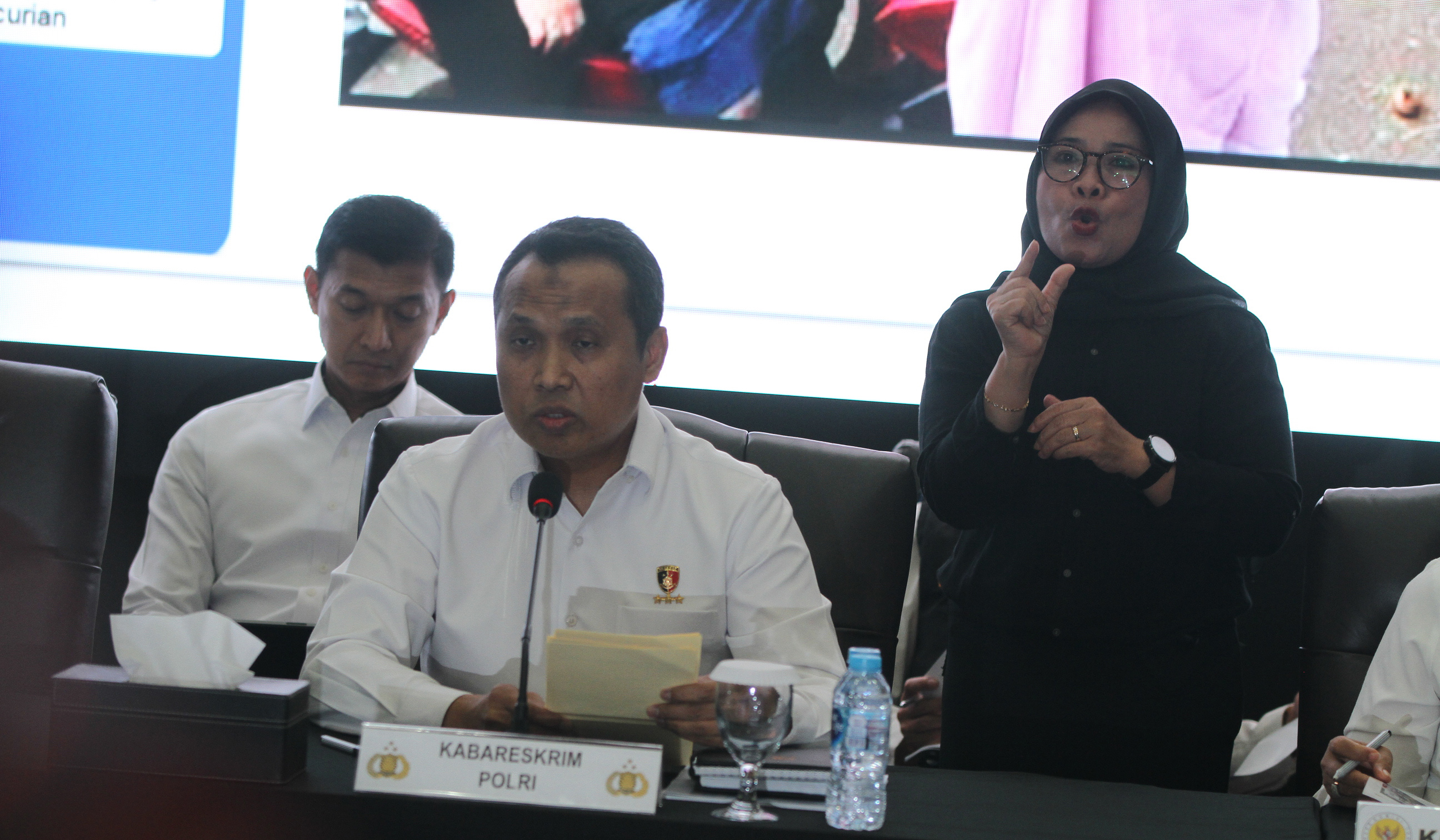 Kabareskrim Polri Komjen, Syahar Diantono, saat konferensi pers. (Agus Priatna/SinPo.id)