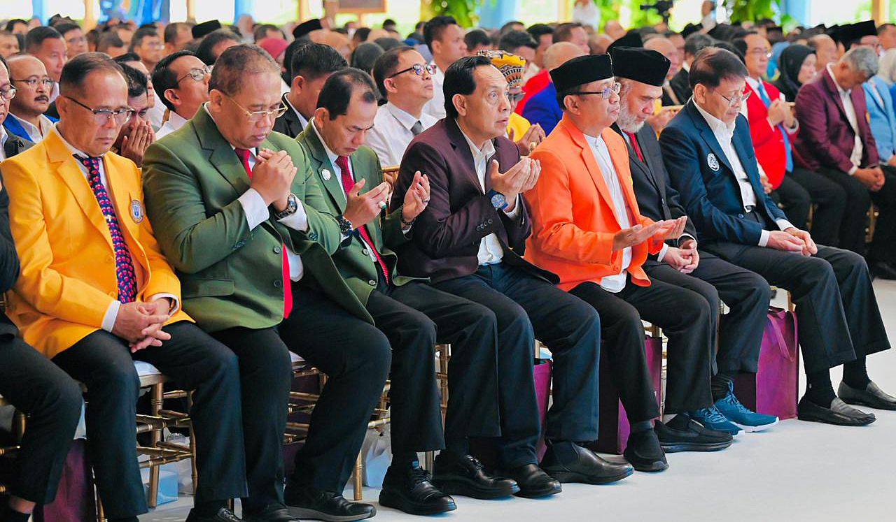 Pekerja melakukan pengecekan terowongan MRT Fase 2. (Agus Priatna/SinPo.id)