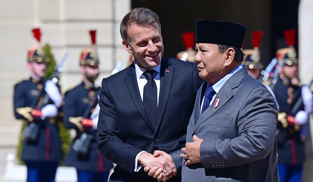 Presiden Prabowo temui Presiden Prancis, Emmanuel Macron. (Agus Priatna/SinPo.id/BPMI Setpres)