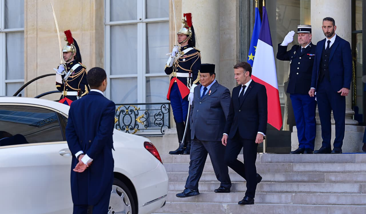 Presiden Prabowo temui Presiden Prancis, Emmanuel Macron. (Agus Priatna/SinPo.id/BPMI Setpres)