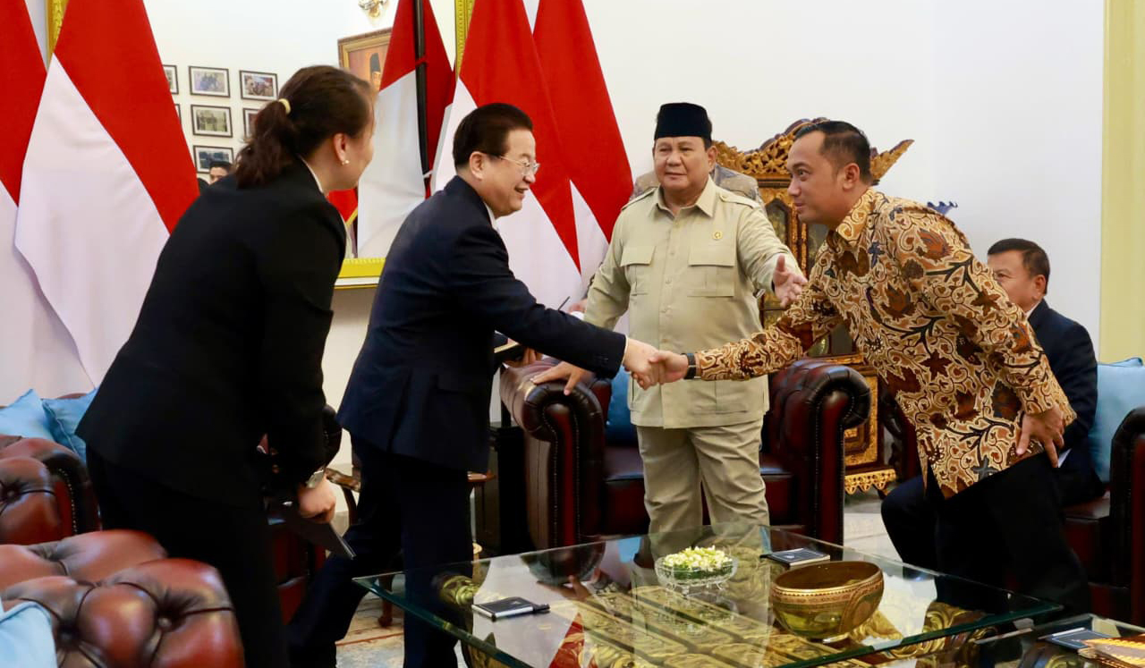 Presiden Prabowo saat menerima kunjungan Menteri Keamanan Tiongkok. (Agus Priatna/SinPo.id/BPMI Setpres)