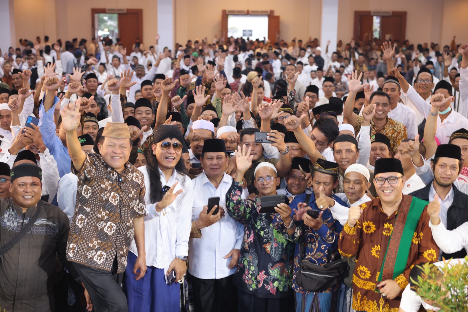 Prabowo hadiri forum silaturahmi 1.000 Kyai se-Yogyakarta dan didoakan menjadi Presiden RI (Ashar/SinPo.id)