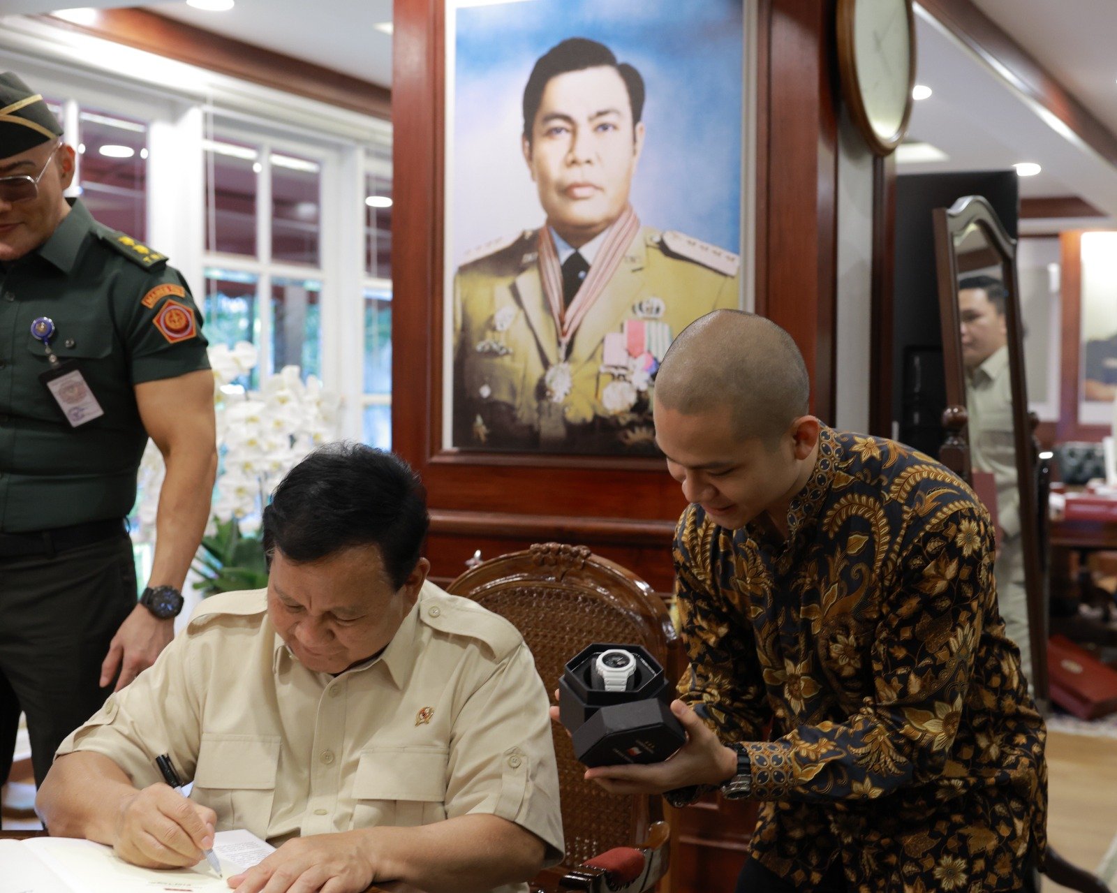 Para Influencer mendatangi kantor Menhan Prabowo Subianto untuk bertukar pikiran dan diskusi (Ashar/Foto:Tim Prabowo/Sinpo.id)