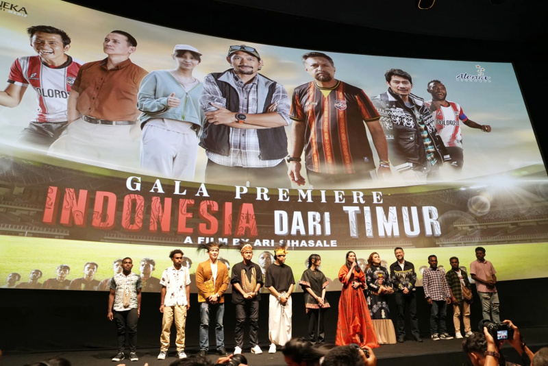 Capres nomor urut 2 Prabowo Subianto menghadiri gala Priemere film Indonesia Dari Timur (Ashar/SinPo.id)