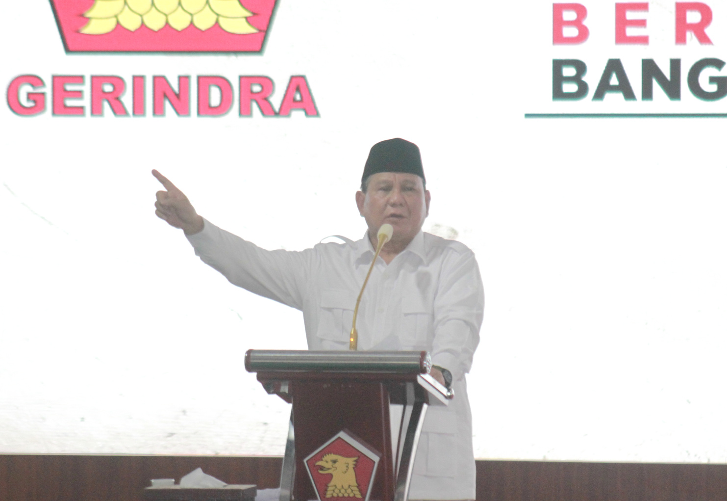 Ketua Umum Partai Gerindra Prabowo Subianto menghadiri HUT Ke-15 Partai Gerindra di Kantor DPP Partai Gerindra (Ashar/SinPo.id)