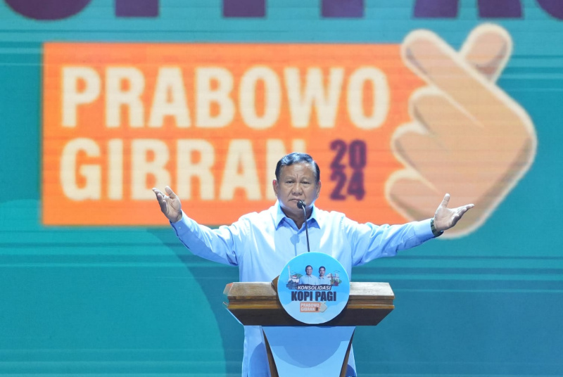 Calon Presiden nomor 2 Prabowo Subianto hadiri konsolidasi Relawan Kopi Pagi di SICC (Ashar/Foto:YogaAgusta/SinPo.id)