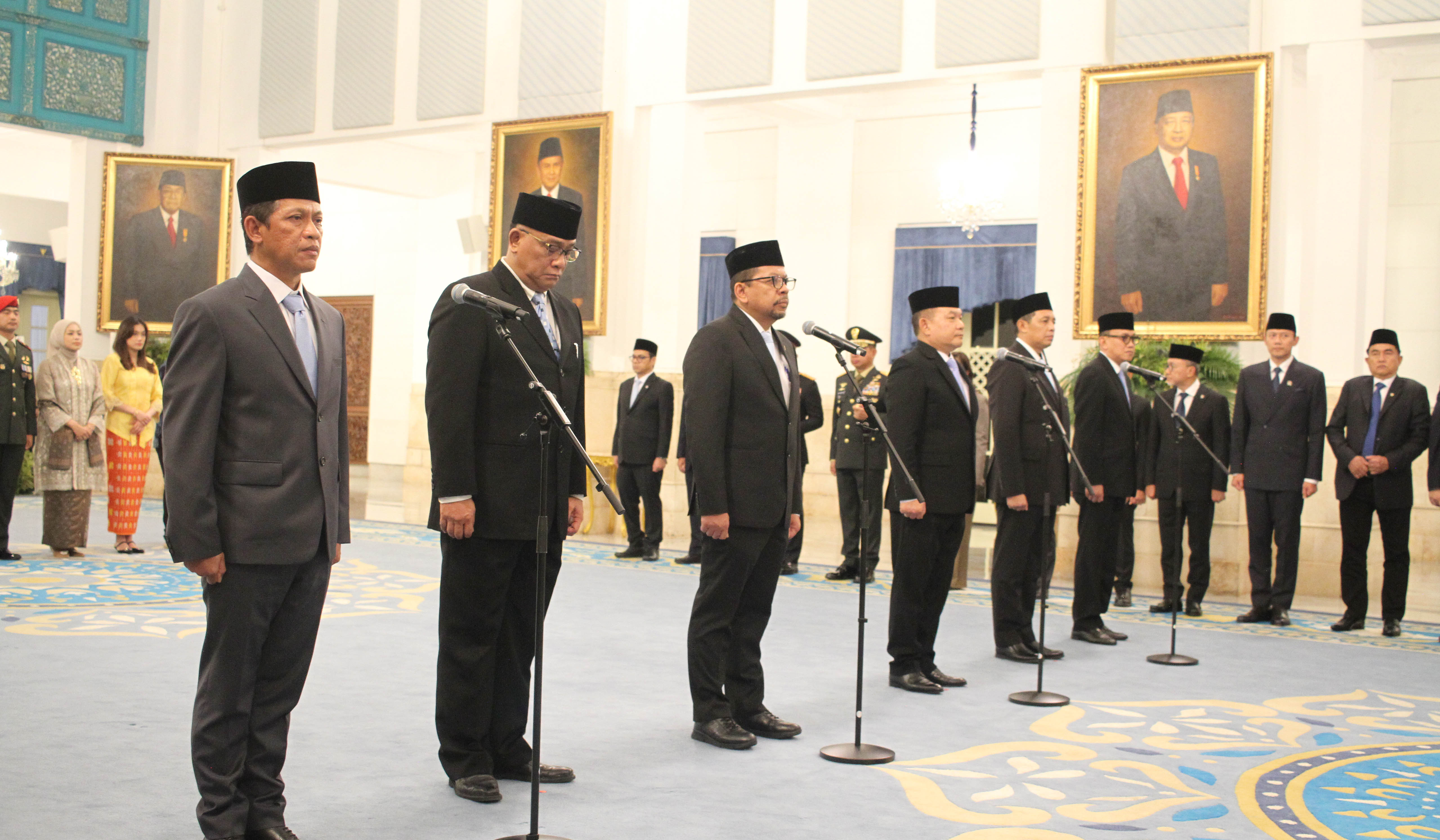 Presiden Prabowo lantik Jumhur Hidayat sebagai Menteri LH. (Agus Priatna/SinPo.id)