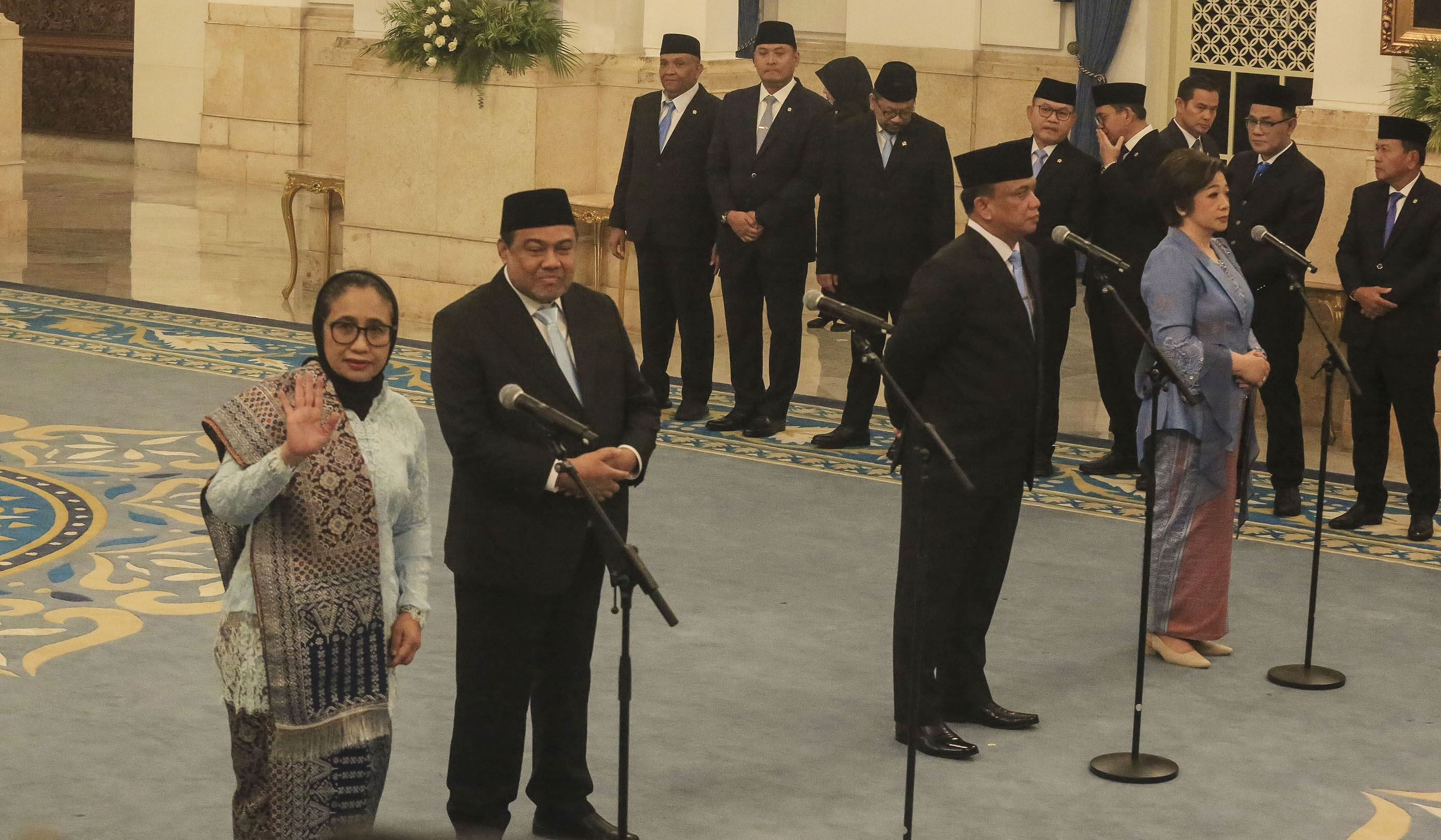 Presiden Prabowo lantik pimpinan BGN dan penasihat Presiden bidang ketenagakerjaan. (Agus Priatna/SinPo.id)