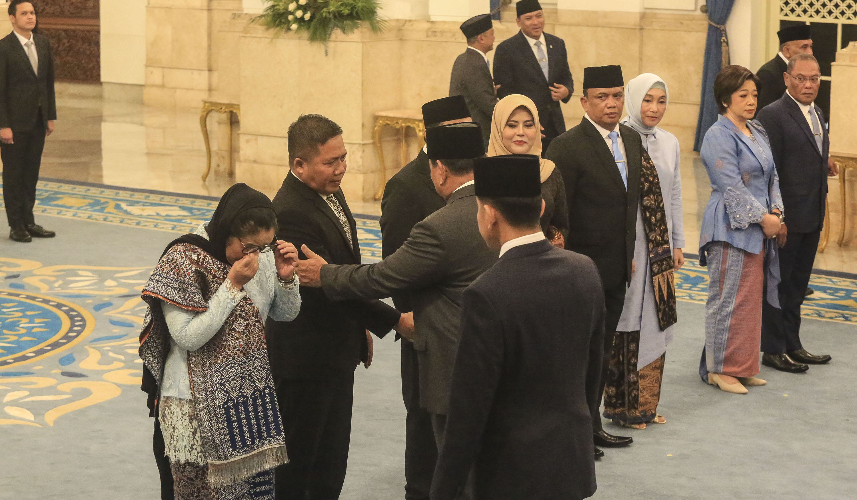 Presiden Prabowo lantik pimpinan BGN dan penasihat Presiden bidang ketenagakerjaan. (Agus Priatna/SinPo.id)