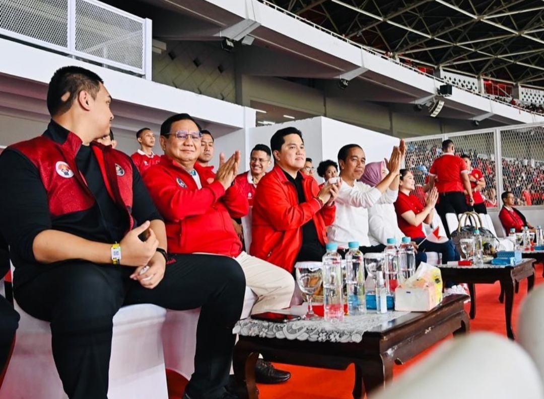 Menhan Prabowo Subianto nobar bersama Presiden Jokowi di GBK menyaksikan laga persahabatan sepak bola Timnas Indonesia vs Argentina (Ashar/Foto:Tim Prabowo/SinPo.id)