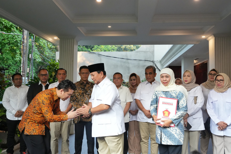 Prabowo resmi mendukung Khofifah dan Emil Dardak untuk maju di Pilgub di Jawa Timur (Ashar/SinPo.id)