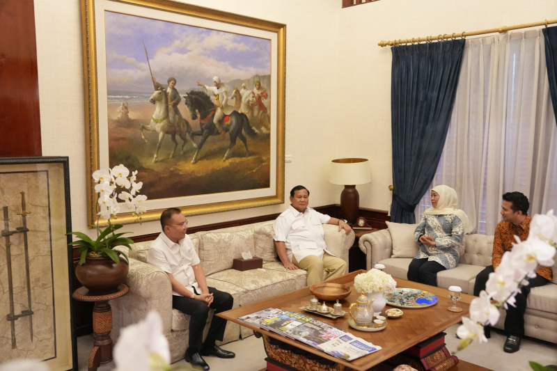 Prabowo resmi mendukung Khofifah dan Emil Dardak untuk maju di Pilgub di Jawa Timur (Ashar/SinPo.id)