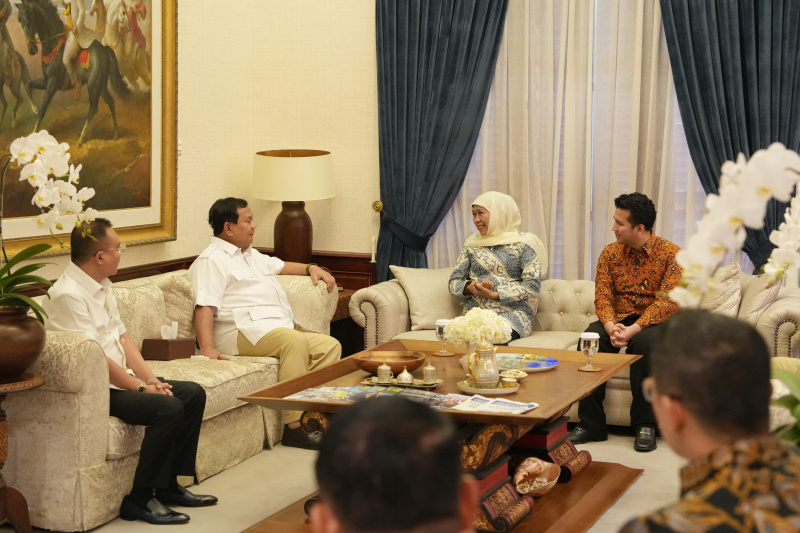 Prabowo resmi mendukung Khofifah dan Emil Dardak untuk maju di Pilgub di Jawa Timur (Ashar/SinPo.id)