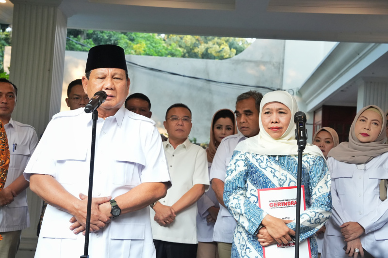 Prabowo resmi mendukung Khofifah dan Emil Dardak untuk maju di Pilgub di Jawa Timur (Ashar/SinPo.id)