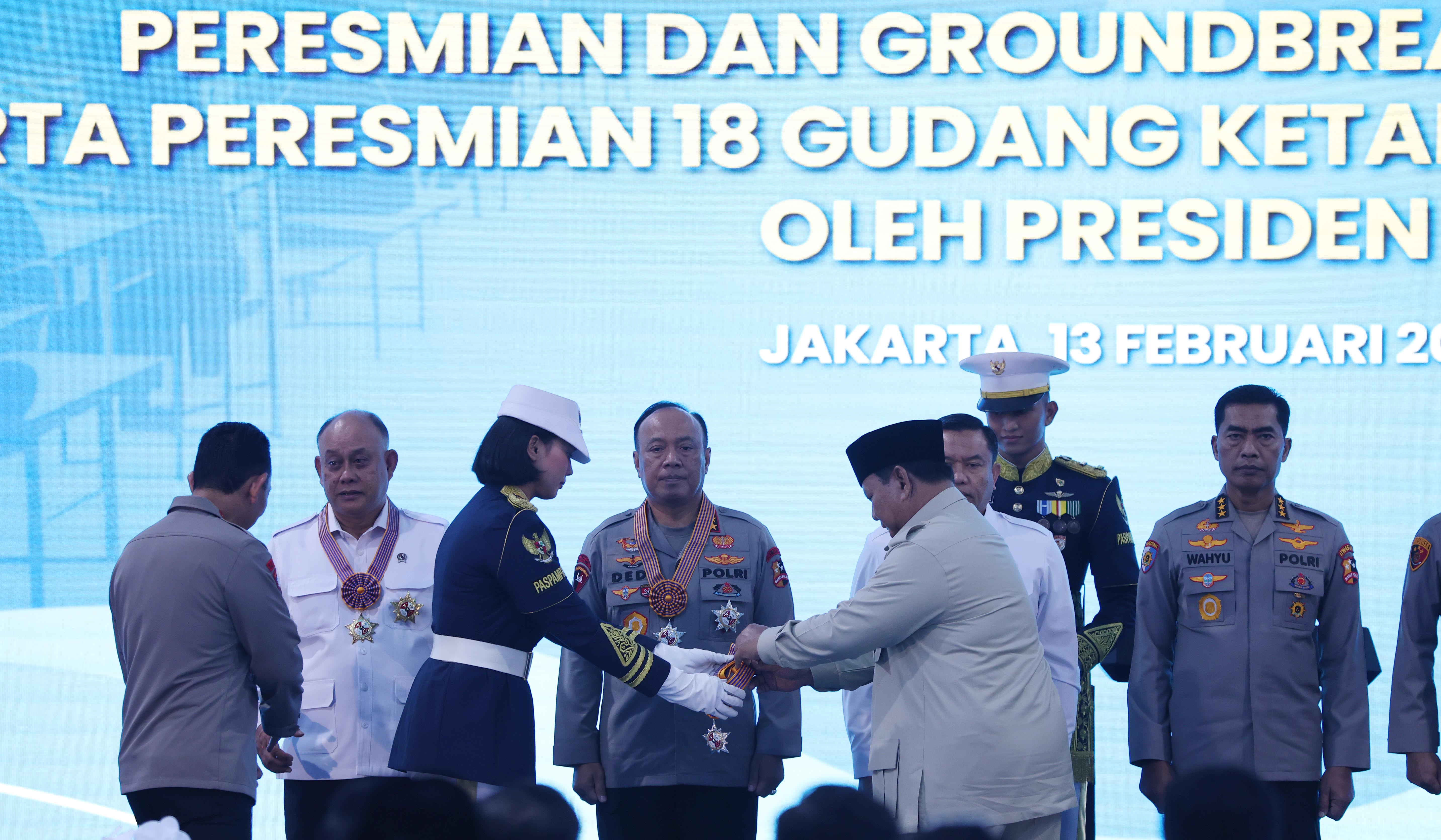 Prabowo resmikan 1.179 SPP dan gudang ketahanan pangan polri. (Agus Priatna/SinPo.id)