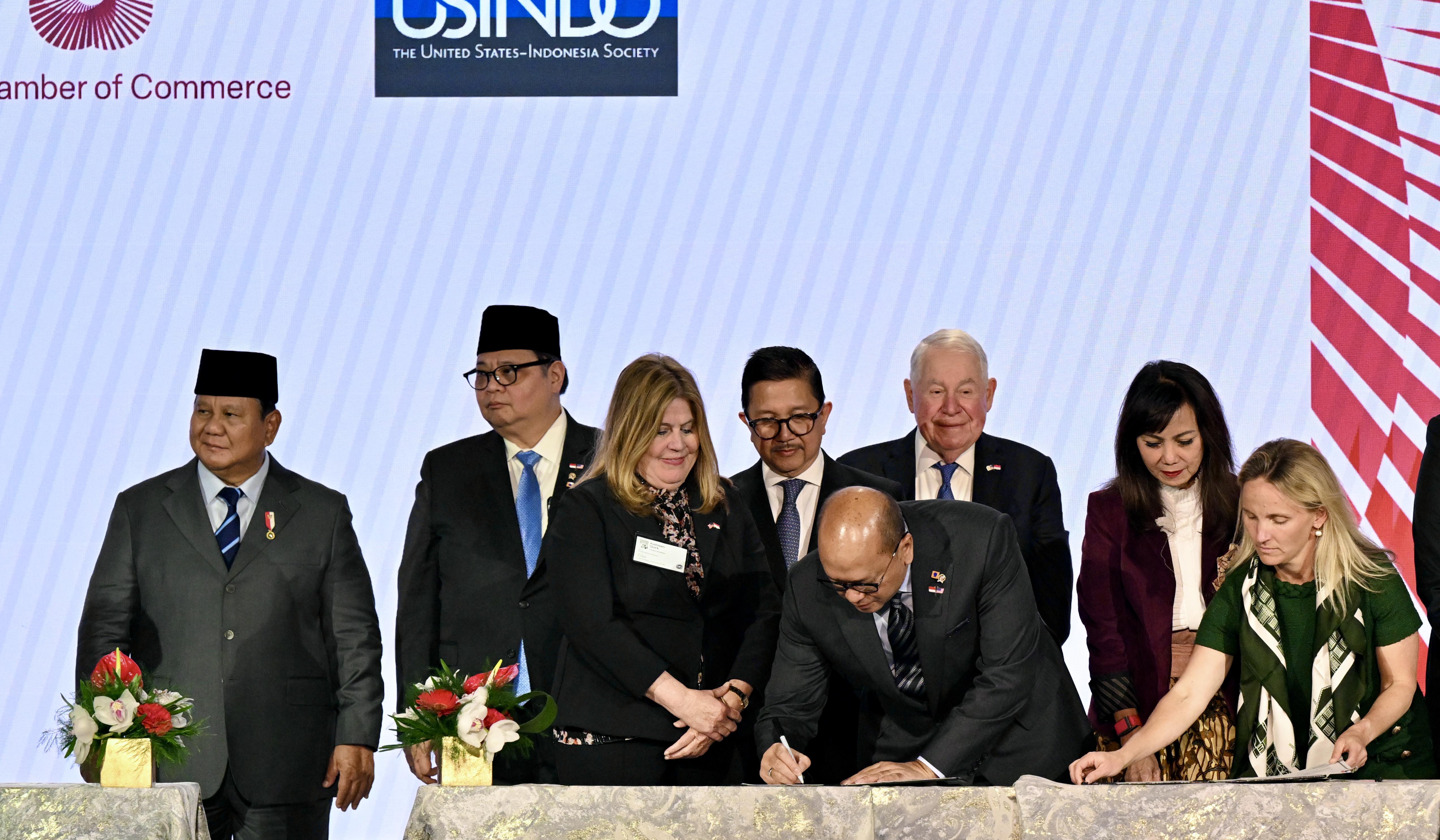 Prabowo saat menghadiri MoU pelaku usaha Indonesia-AS. (Agus Priatna/SinPo.id/BPMI Setpres)