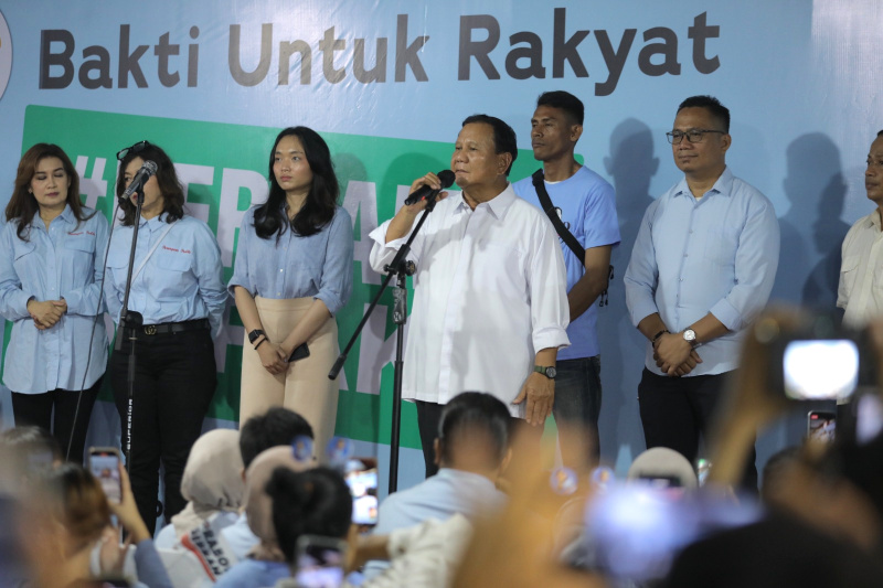 Calon Presiden Prabowo Subianto menerima baik dukungan dari Relawan Bakti untuk Rakyat di kediamannya Kertanegara (Ashar/SinPo.id)
