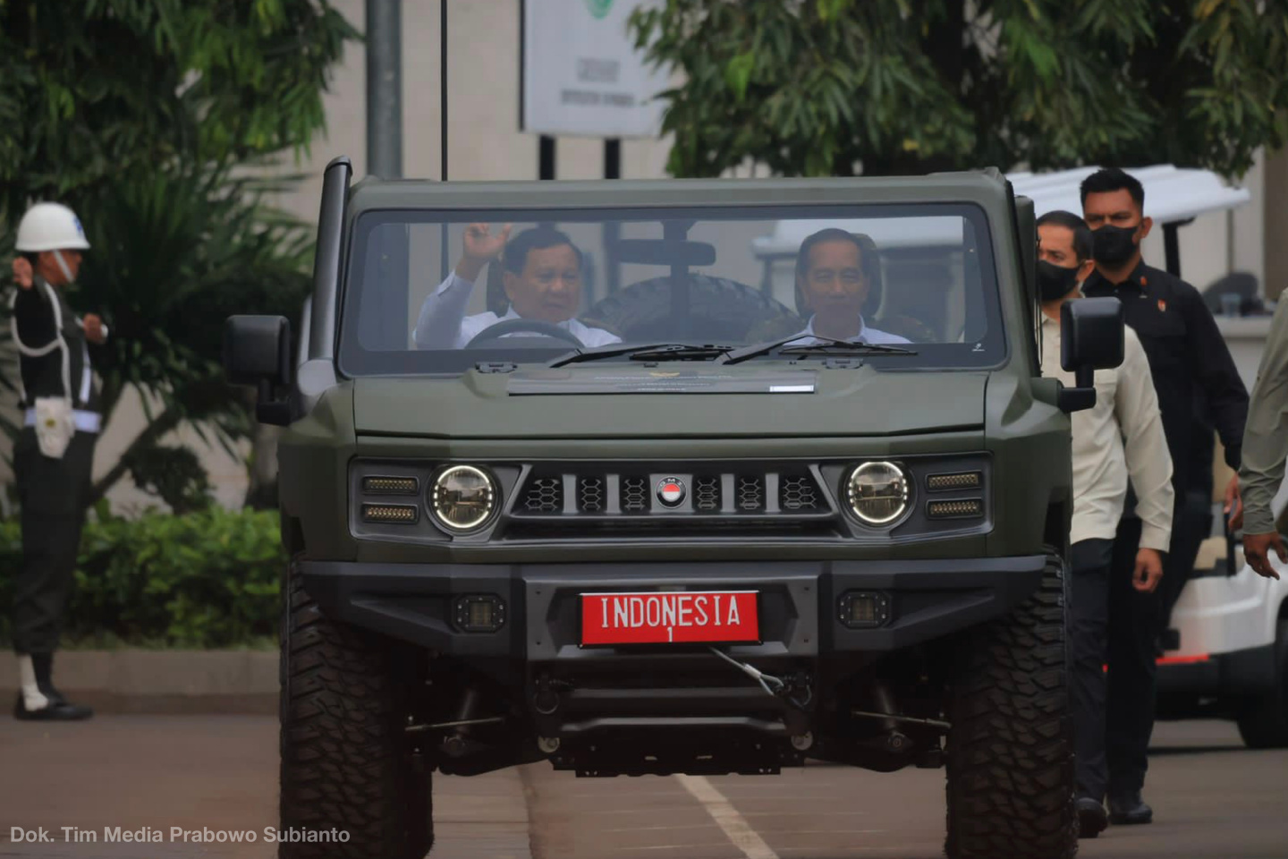 Presiden Jokowi Hadirim Rapim Kemhan disambut Menteri Pertahanan Pak Bowo (Foto:BPMI Setpres &Tim Prabowo/SinPo.id)