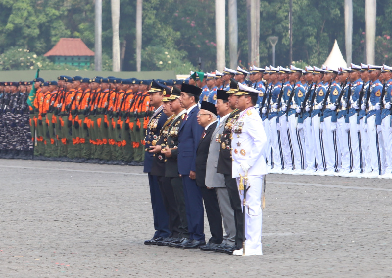 Presiden Jokowi hadiri perayaan puncak HUT ke-79 TNI di Monas (Ashar/SinPo.id)