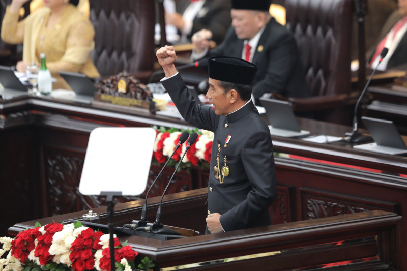 Presiden Jokowi hadir dalam sidang tahunan bersama dan menyampaikan pidato kenegaraan di Gedung Kura-Kura Nusantara (Ashar/SinPo.id)