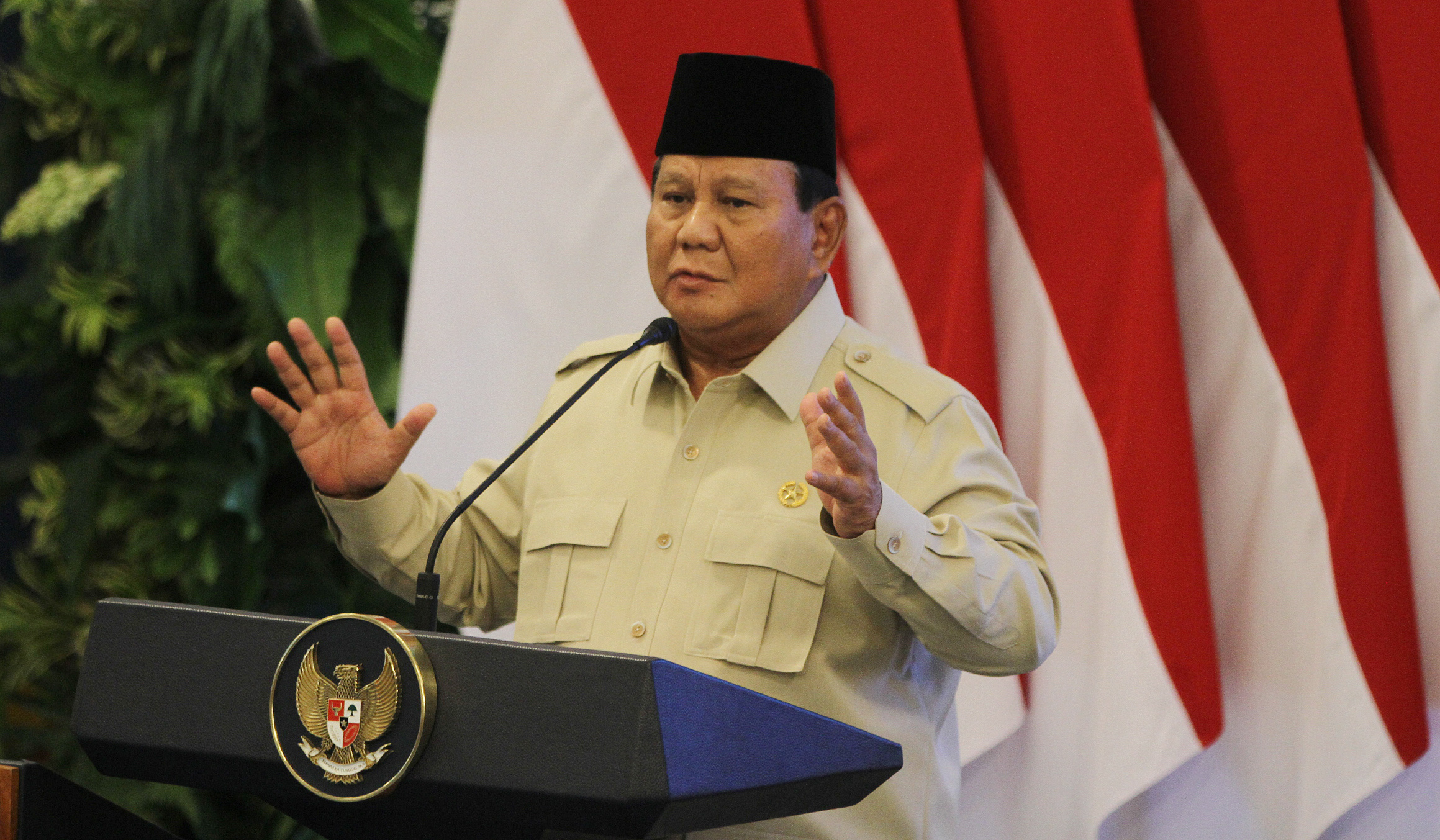 Presiden Prabowo, saat penyerahan bonus ke atlet paraih medali Sea Games. (Agus Priatna/SinPo.id)