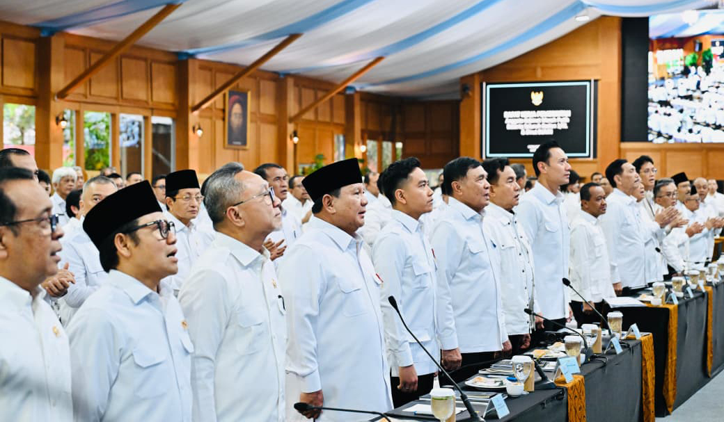 Presiden Prabowo beri taklimat saat rapim. (Agus Priatna/SinPo.id/BPMI Setpres)