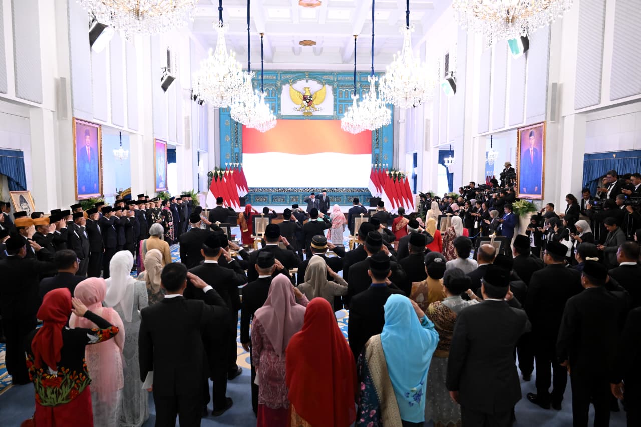 Presiden Prabowo berikan gelar Pahlawan Nasional untuk 10 Tokoh diantaranya ada Soeharto dan Gusdur (Ashar/Foto: BiroSetpres/SinPo.id)