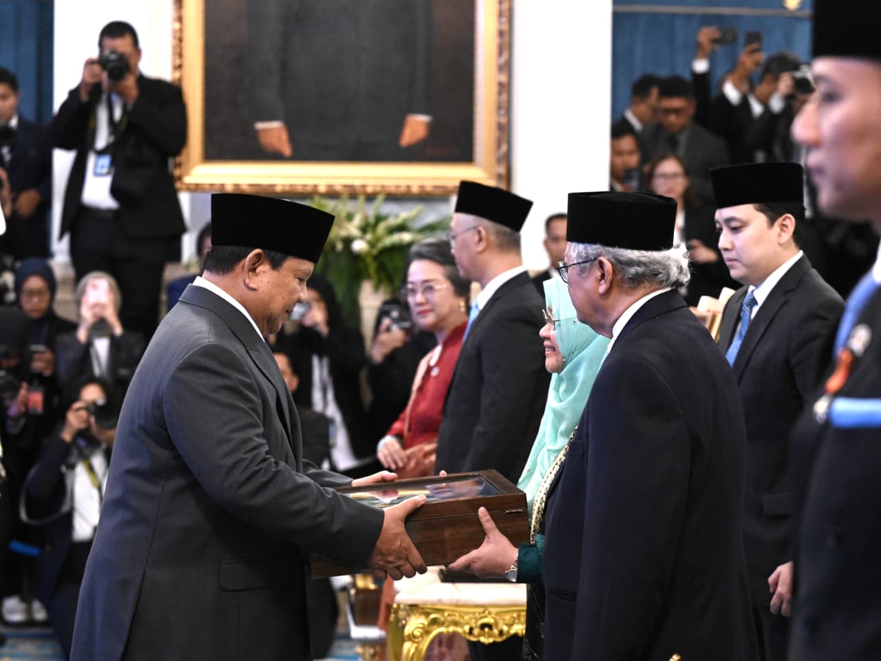 Presiden Prabowo berikan gelar Pahlawan Nasional untuk 10 Tokoh diantaranya ada Soeharto dan Gusdur (Ashar/Foto: BiroSetpres/SinPo.id)