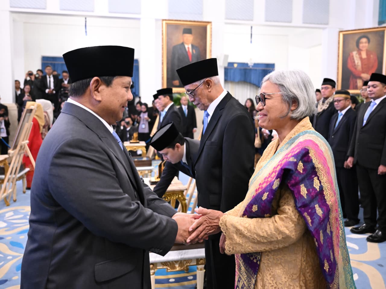 Presiden Prabowo berikan gelar Pahlawan Nasional untuk 10 Tokoh diantaranya ada Soeharto dan Gusdur (Ashar/Foto: BiroSetpres/SinPo.id)