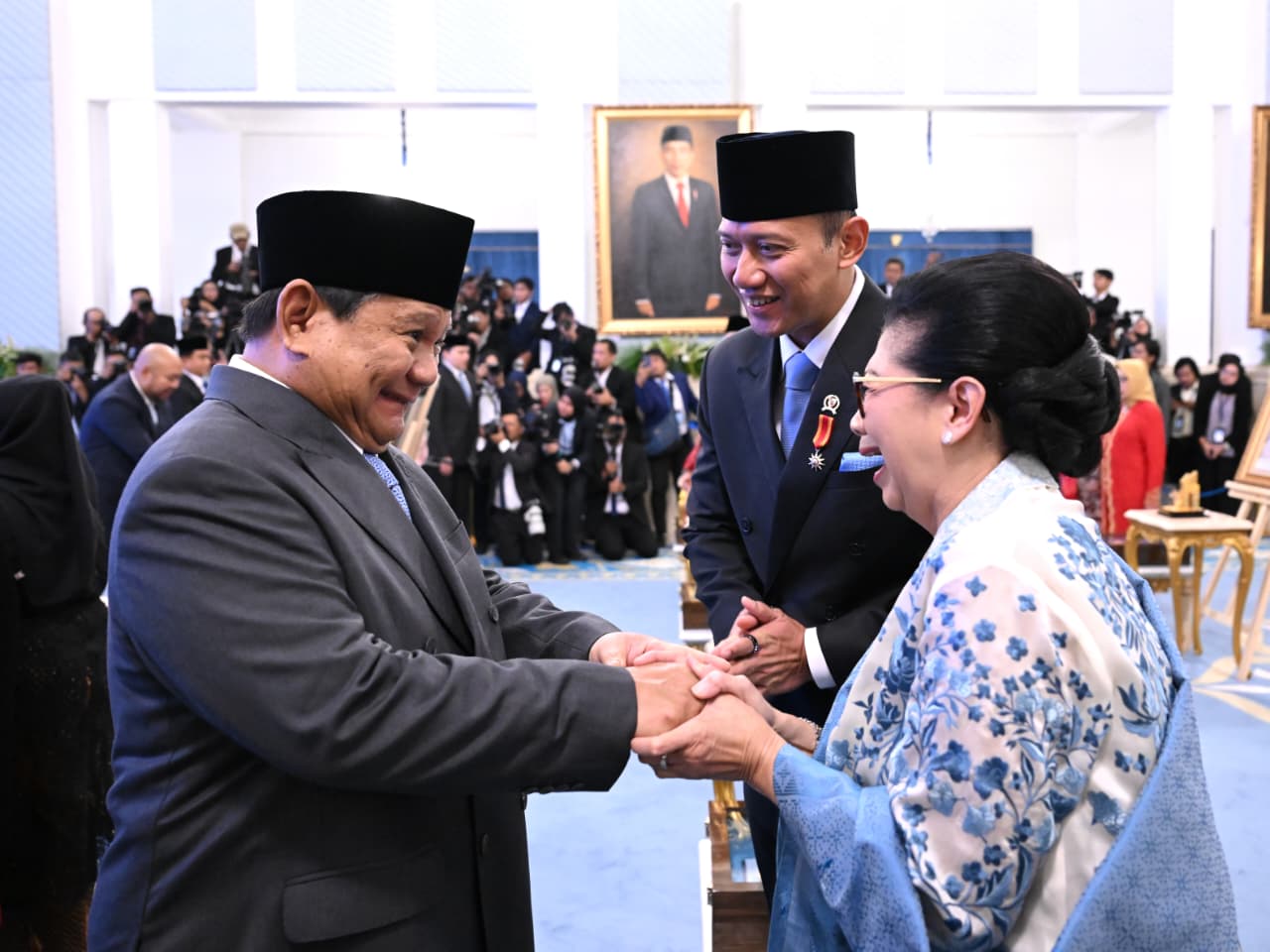 Presiden Prabowo berikan gelar Pahlawan Nasional untuk 10 Tokoh diantaranya ada Soeharto dan Gusdur (Ashar/Foto: BiroSetpres/SinPo.id)